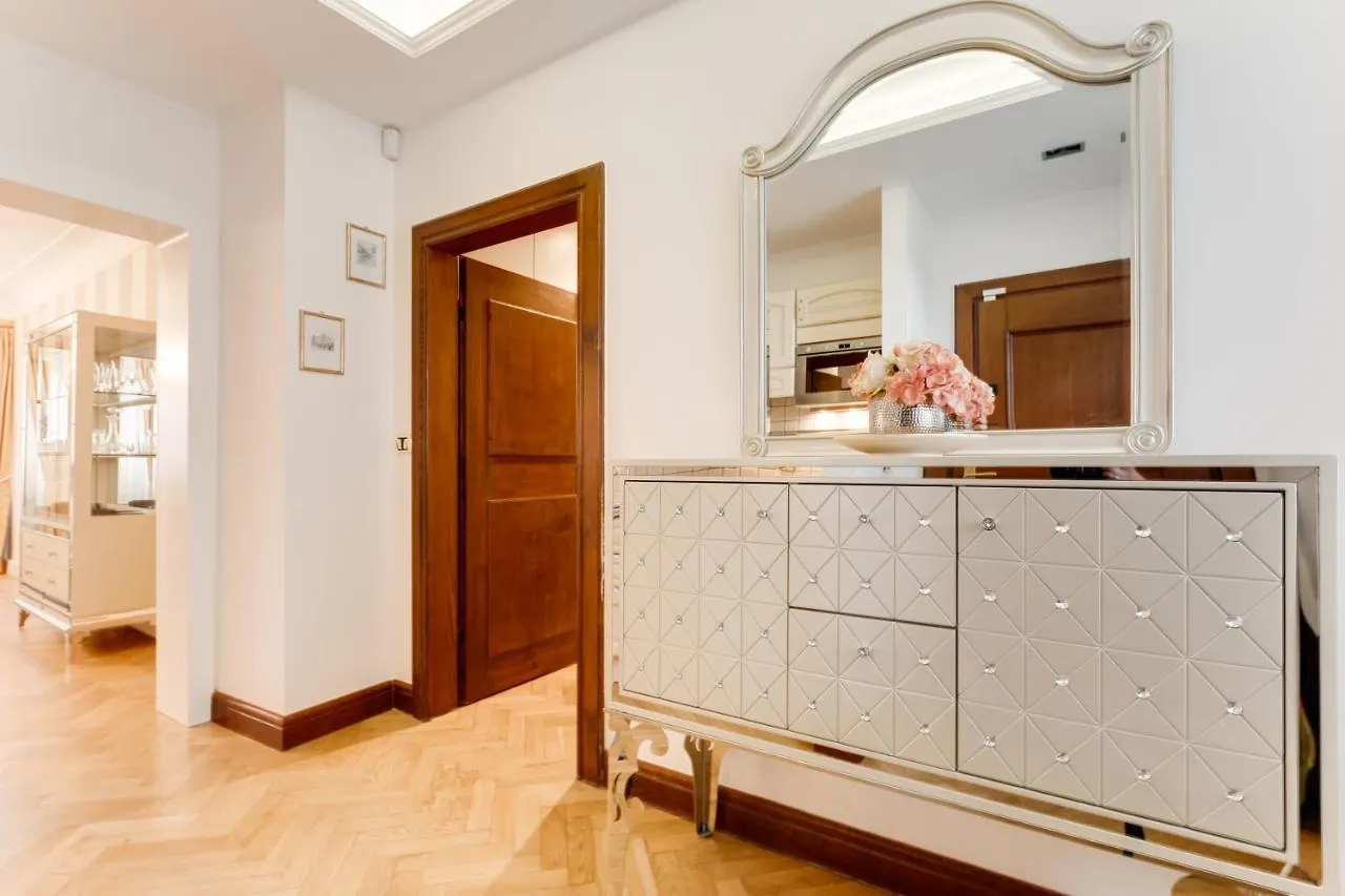 Charles Bridge Royal Apartments - Castle District Praga